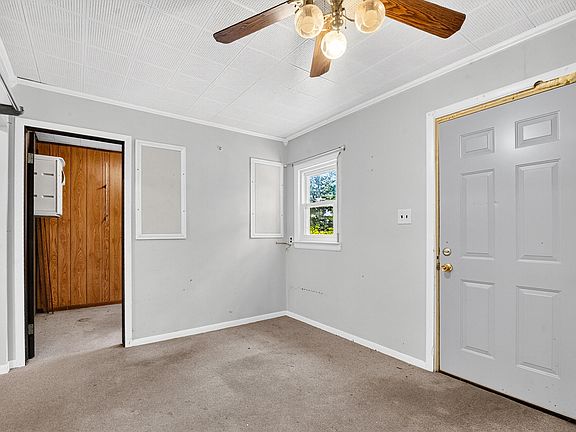 3rd image of 2504 Culver Rd