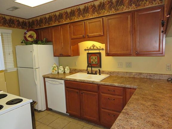 3rd image of 250 Berry Dr #1