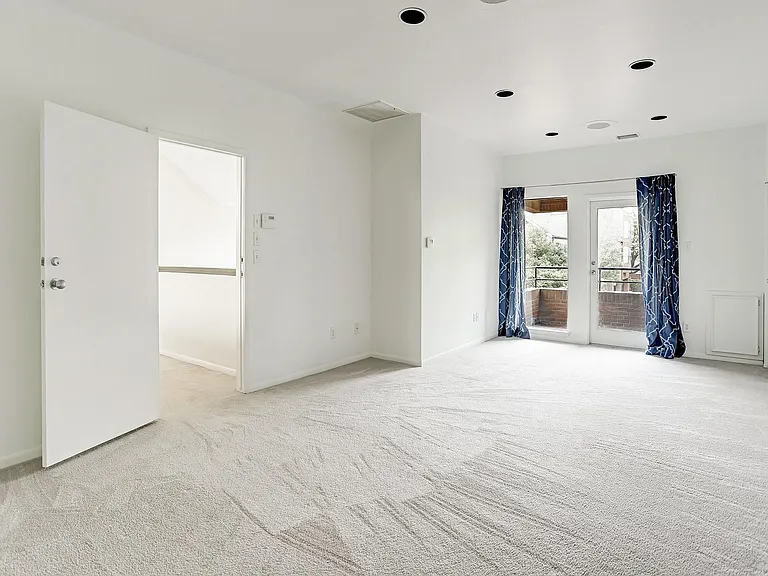 5300 Mercer St #9 — Photo 14