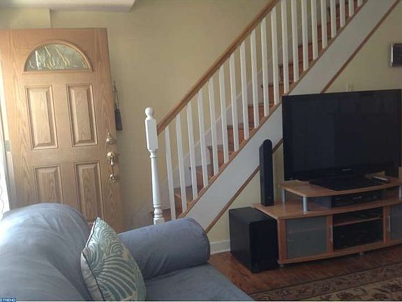 2nd image of 4466 Garden St