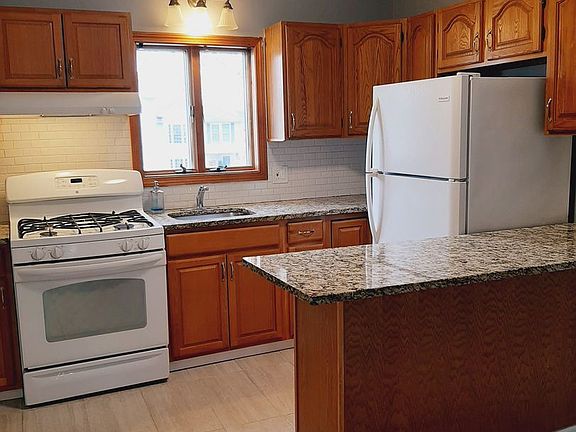 4th image of 26 Sibley St Floor 2