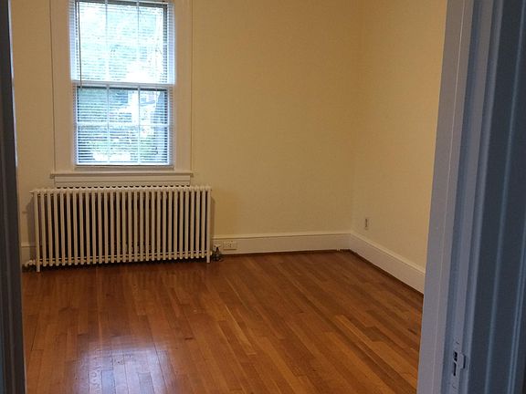 3rd image of 515 Pitt St APT 3