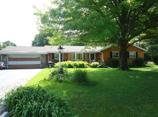 1992 S Woodshire Dr, New Berlin, WI 53151