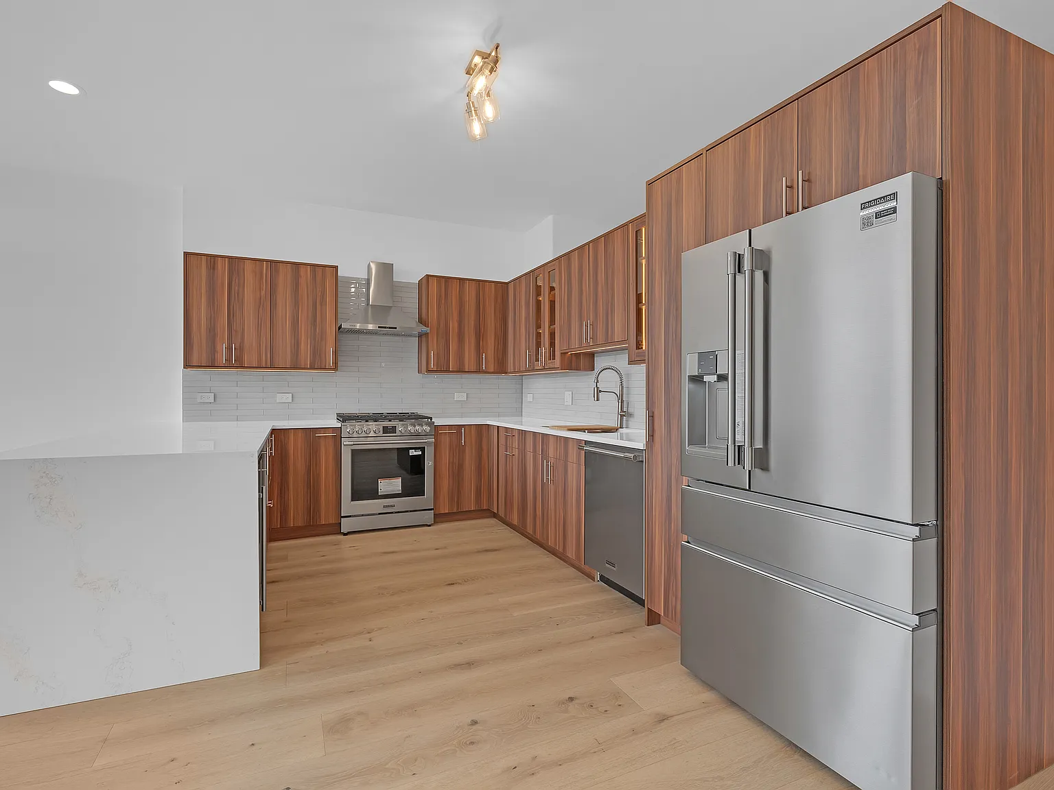 2 bed, 1340 sqft, $2,650 — Photo 4