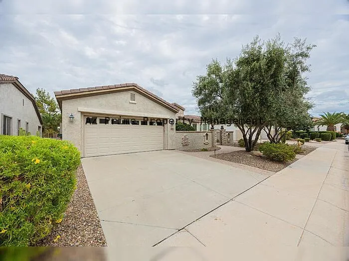 2 bed, 2.0 bath, 2156 sqft, $2,695 — Photo 1