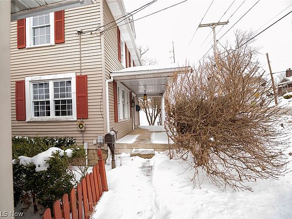 3rd image of 861 Cherry Rd NW