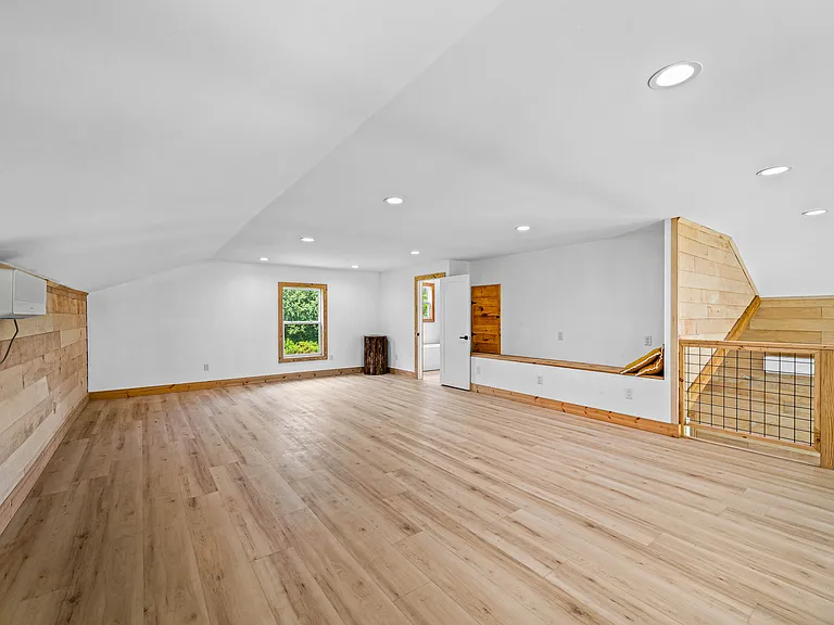 329 Gray Rd — Photo 1