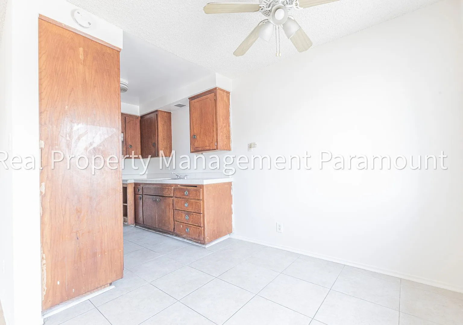 540 W Queen Street — Photo 3