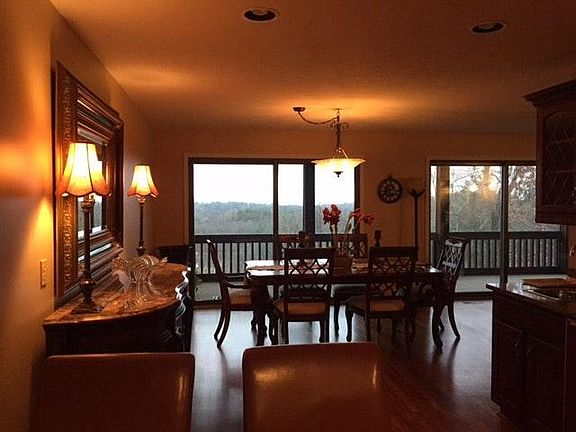 Kitchen Breakfast/Formal Dining Area