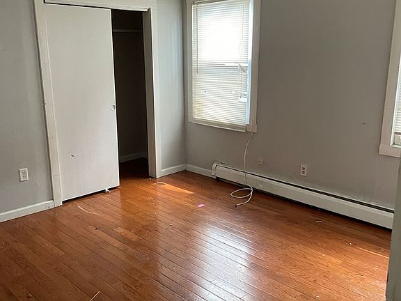 5th image of 70 Admiral St Fl 1