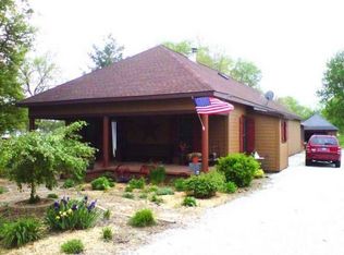 161 S Jackson St, Clinton, IN 47842