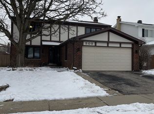 505 Flint Trl, Carol Stream, IL 60188