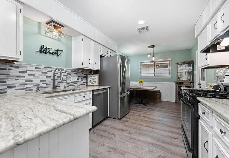 12719 Covington Trl — Photo 16