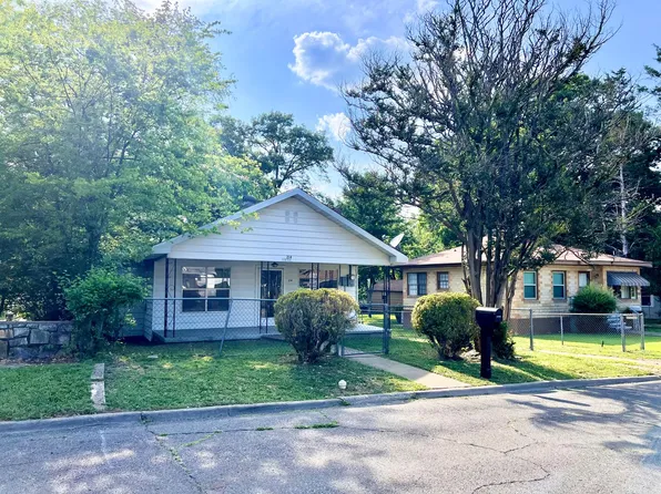 214 Chitwood St, Hot Springs, AR 71913