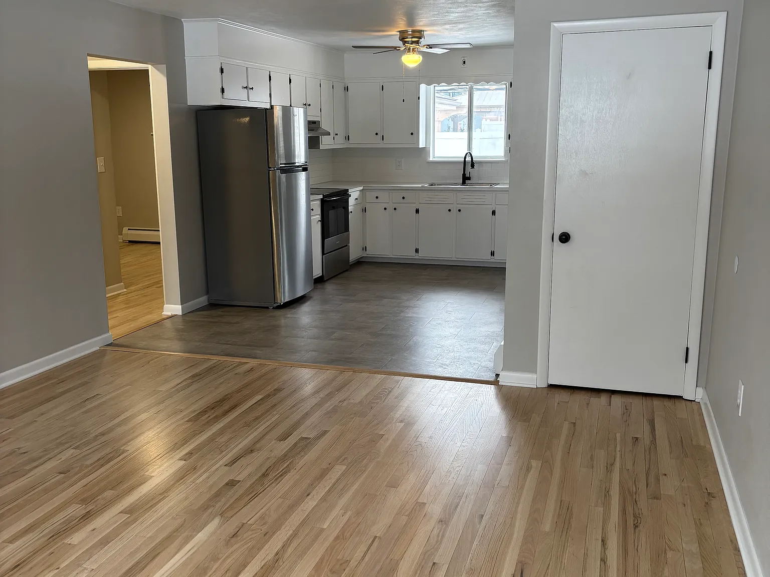 2 bed, 950 sqft, $1,600 — Photo 4