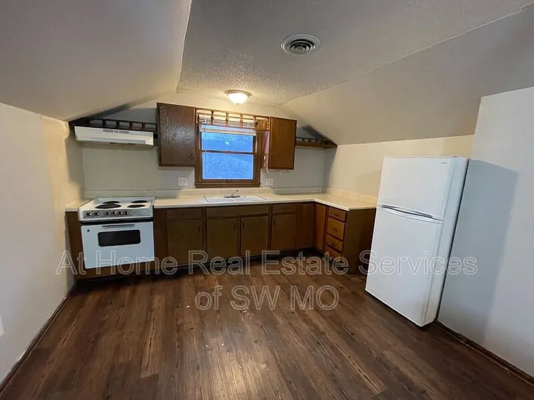 635 S Main Ave #3 — Photo 2