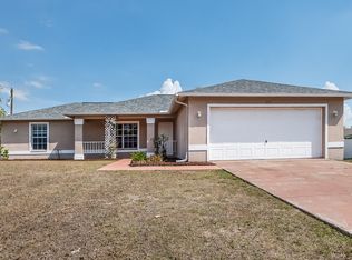 811 SW 14th Pl, Cape Coral, FL 33991