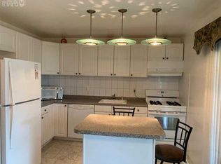 14 Twin Rivers Dr N, East Windsor, NJ 08520