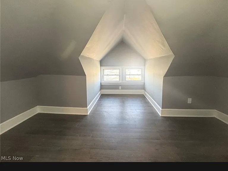 9606 Parmelee Ave — Photo 28