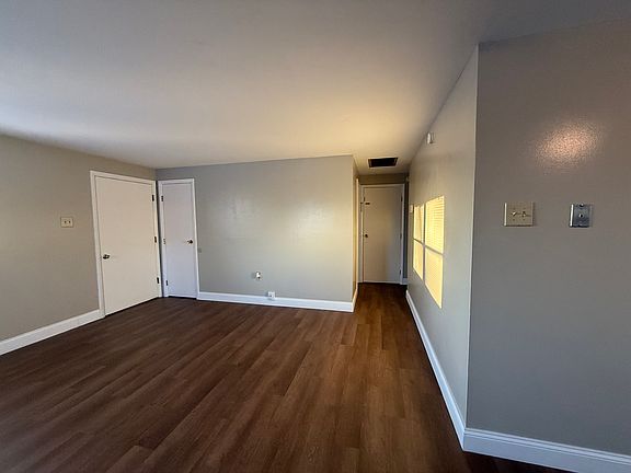 3rd image of 239 Euclid Ave #239