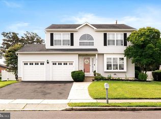 16 Jerrys Dr, Burlington, NJ 08016