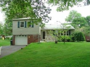 1929 Windsor Pl, Bethlehem, PA 18017