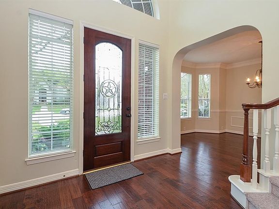 Elegant hardwoods in the warm entry!