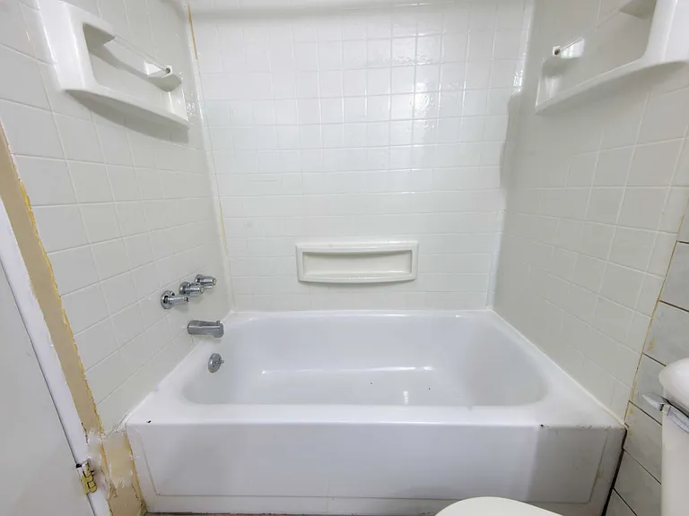 3508-10 Russell Ave — Photo 9