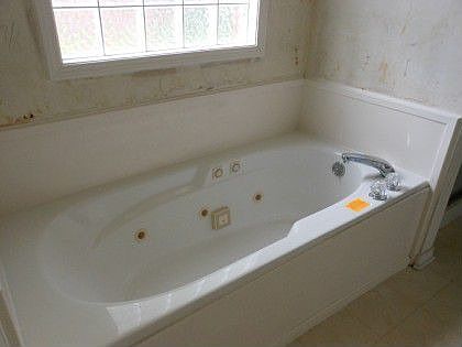 4th image of 104 Wildwood Blvd