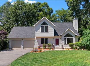 3 Coventry Ln, Beacon Falls, CT 06403