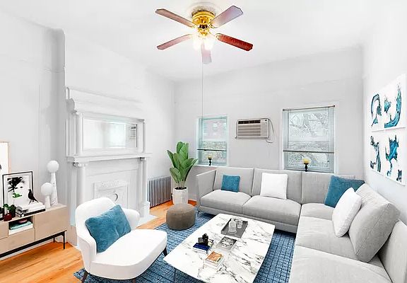4th image of 181 Meserole Ave