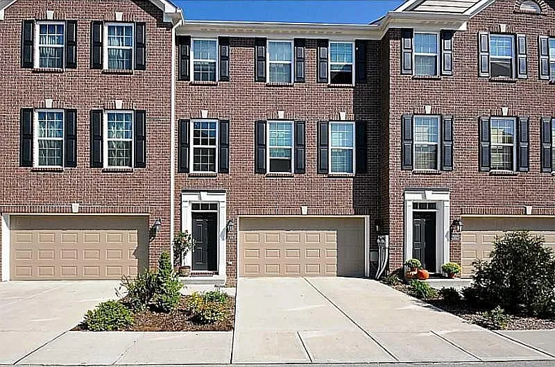 996 Bard Ln