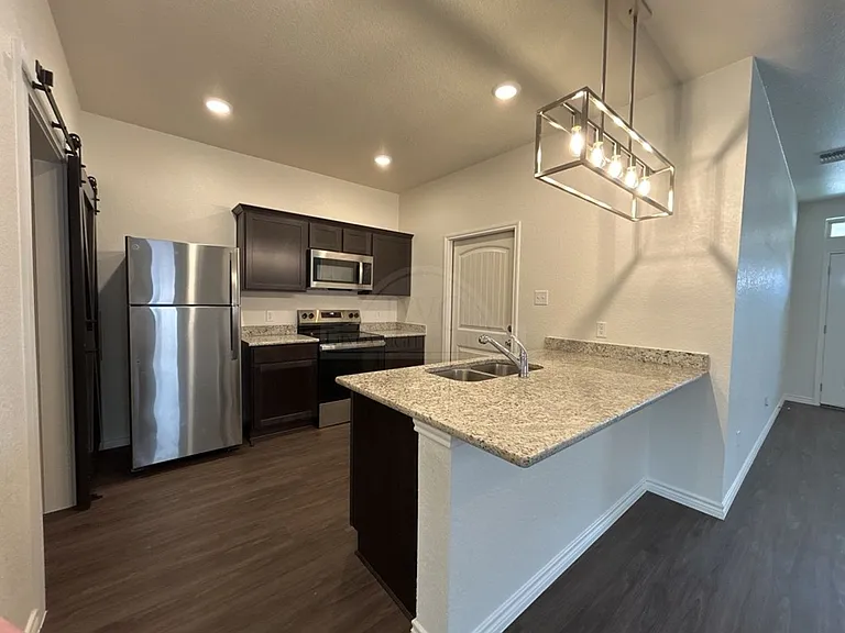 5112 Rose Garden Loop — Photo 7