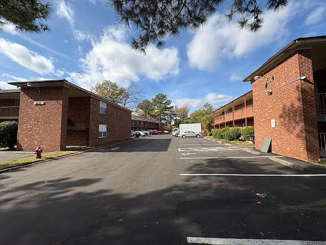 Forrest Cove Apartments — Photo 14
