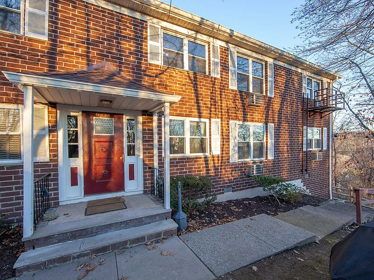 100 Pierson Miller Dr #F22 — Photo 2