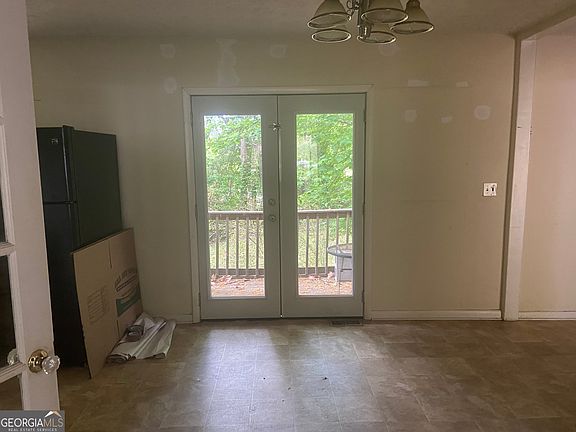 2nd image of 3003 Forrest Park Rd SE