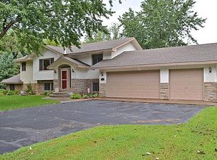 2411 Laport Dr, Mounds View, MN 55112