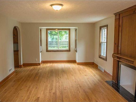 4th image of 4013 Helena Ave