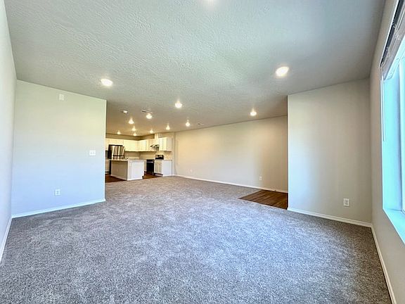 4th image of 95 E Lupine Ln #1