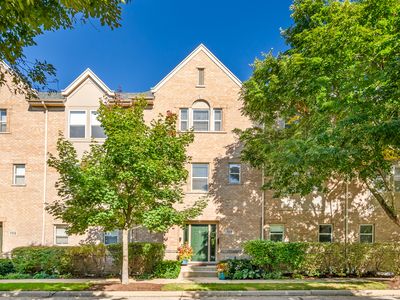 705 Lyster Rd, Highwood, IL, 60040
