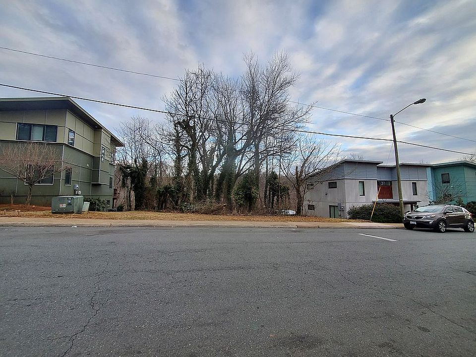 2nd image of 304 Riverside Ave