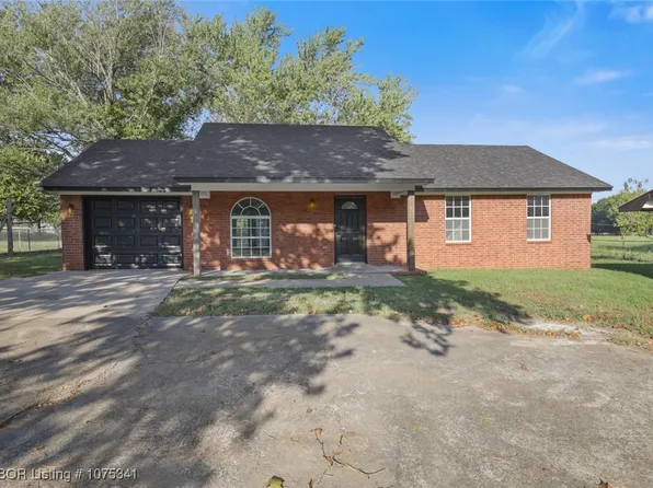 402 Norvell Rd S, Heavener, OK 74937