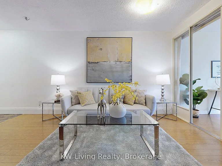 633 Bay St #814 — Photo 11
