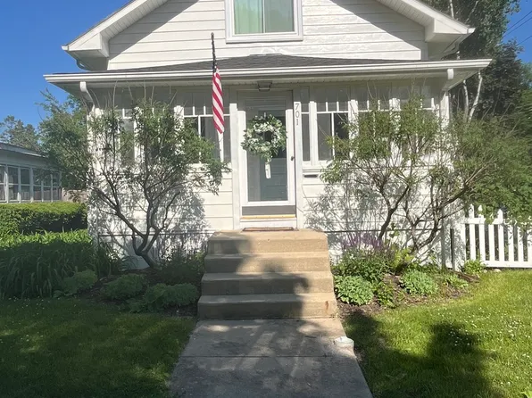 701 Edison St, Geneva, IL 60134