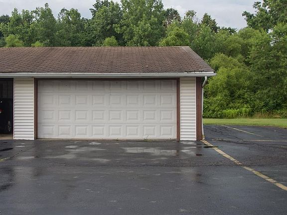 4th image of 912 Pearson Cir Unit 2