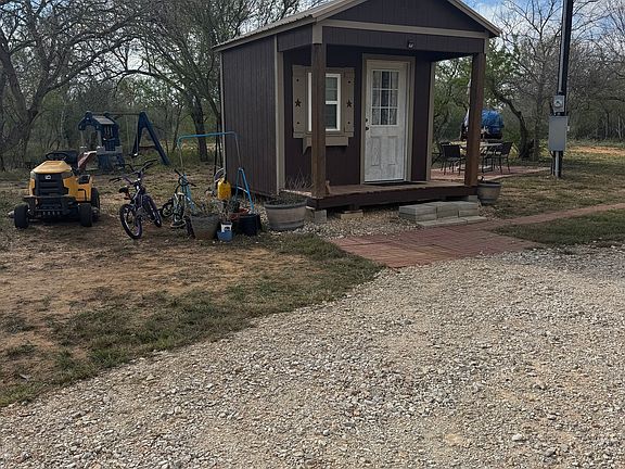 3rd image of 2605 County Road 101