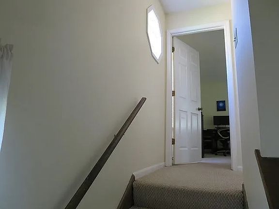 4th image of 1042 Courtland Dr