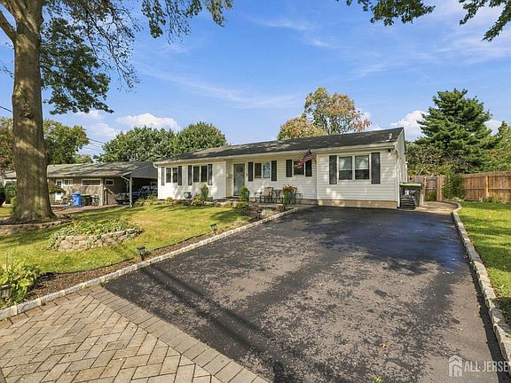 2nd image of 3 Cornell Rd