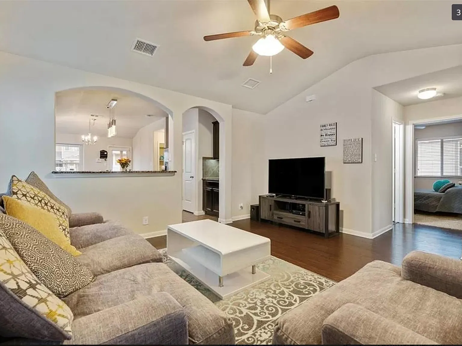 3 bed, 2.0 bath, 1313 sqft, $1,850 — Photo 3