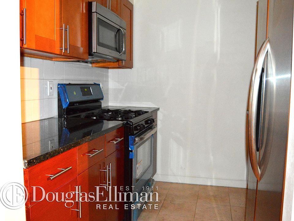 2nd image of 970 41st St APT 4F